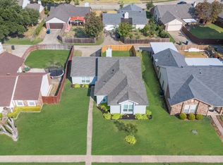 113 Kingsbridge Dr, Garland, TX 75040