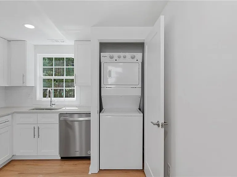 237 N Howard St NE #3 — Photo 9