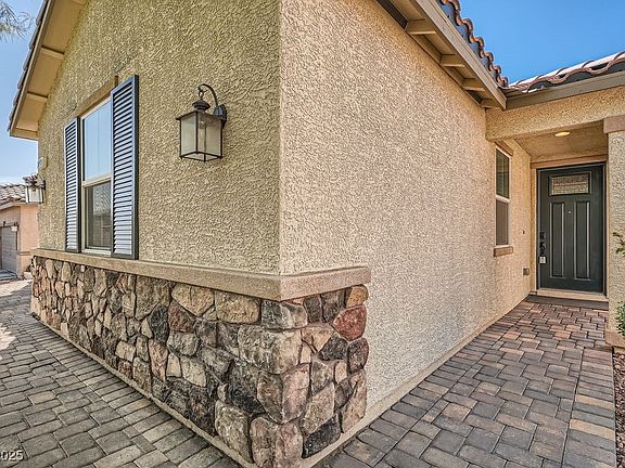 3rd image of 9219 Martel Ave