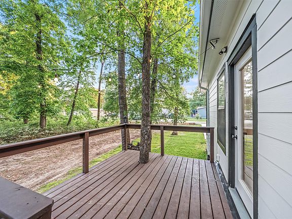 4th image of 181 Acorn Ln