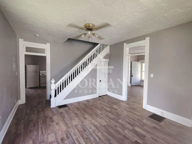 1013 W 4th St — Photo 3