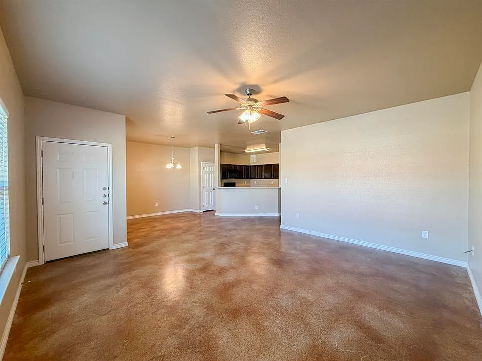 7024 Cameron Park — Photo 2