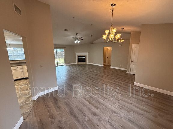 3rd image of 4754 Winterdale Dr