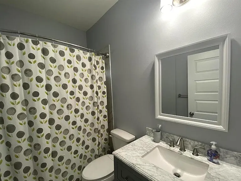 1106 W Gregory St — Photo 29