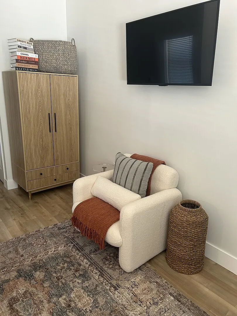 Gorgeous Midtown Sacramento Flat — Photo 3