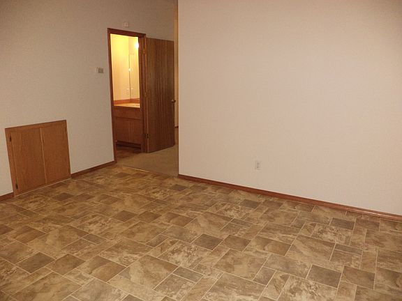 3rd image of 11408 NE 30th Cir