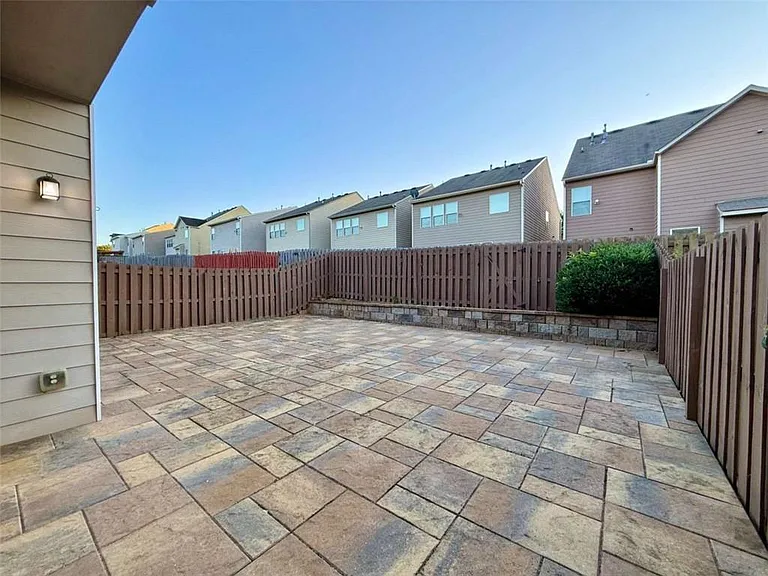 5115 Breezewood Cir — Photo 38