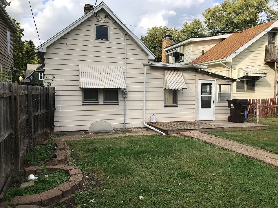 2nd image of 1802 W Callender Ave
