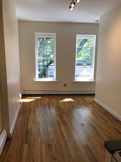 1st image of 700 Washington Ave #1