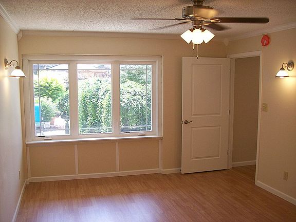 3rd image of 429 Broadway Ste 4