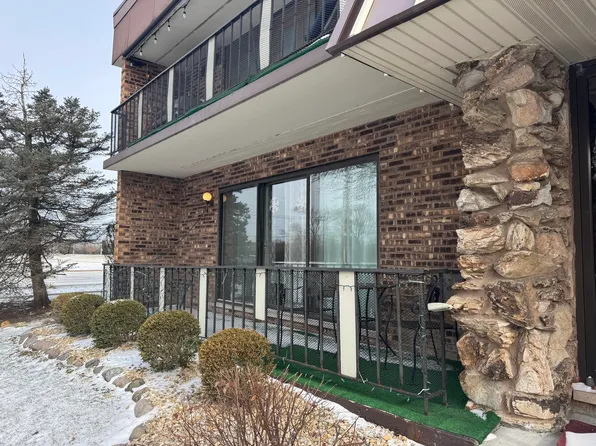 11101 O'Gorman Dr #21A, Palos Hills, IL 60465