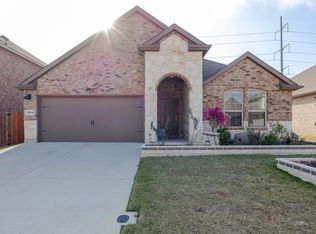 3229 Trails End Rd, Aubrey, TX 76227