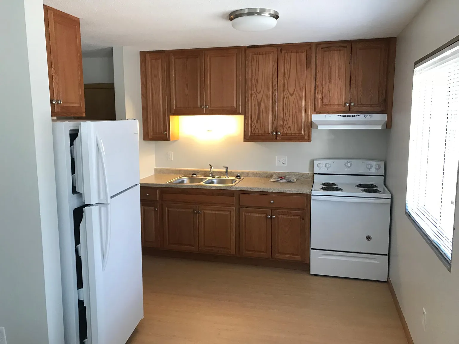 1 bed, 650 sqft, $1,150 — Photo 3