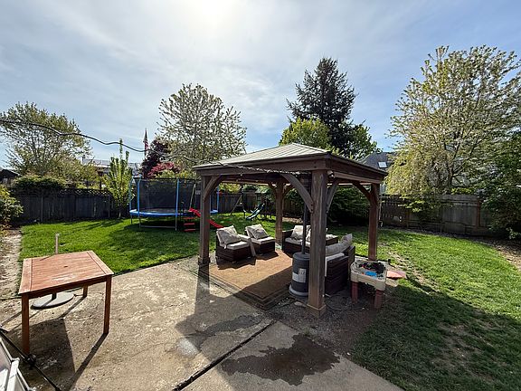 5th image of 21336 SW Augusta St