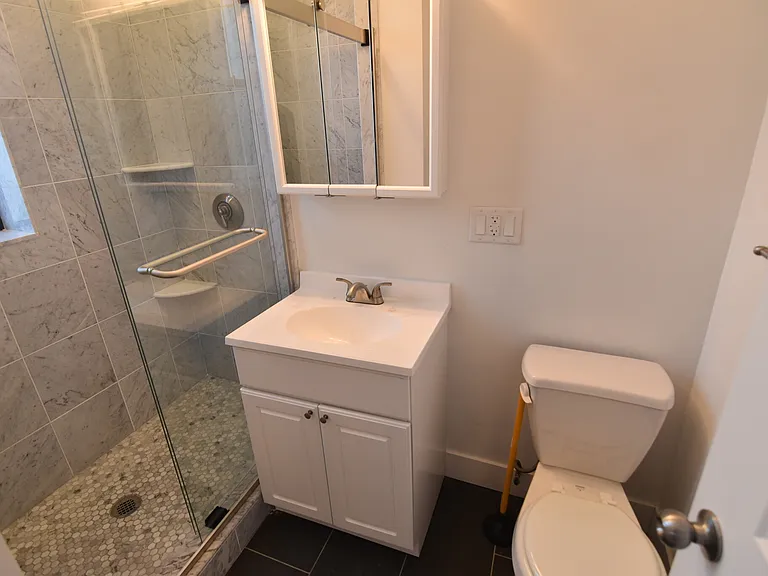 11 Queensberry St #19 — Photo 4