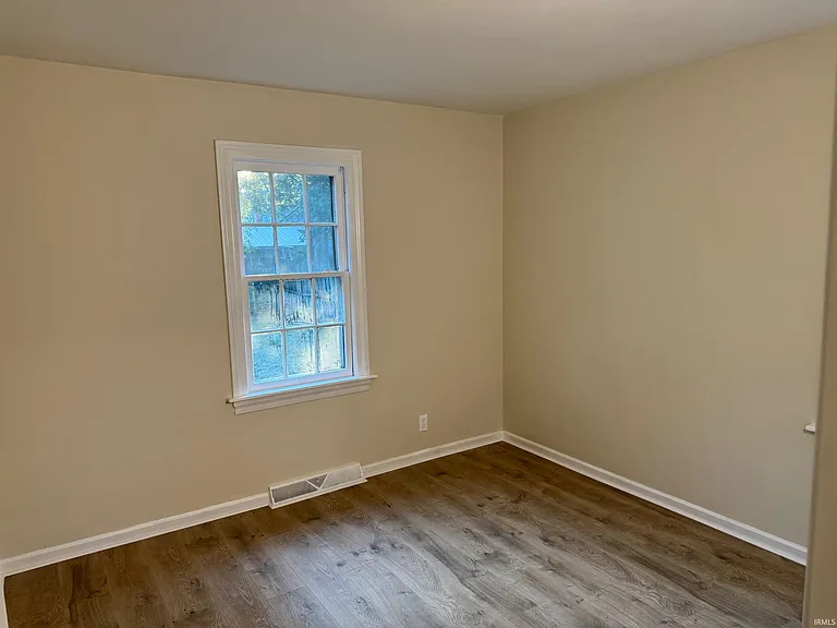 539 Goshen Ave — Photo 10
