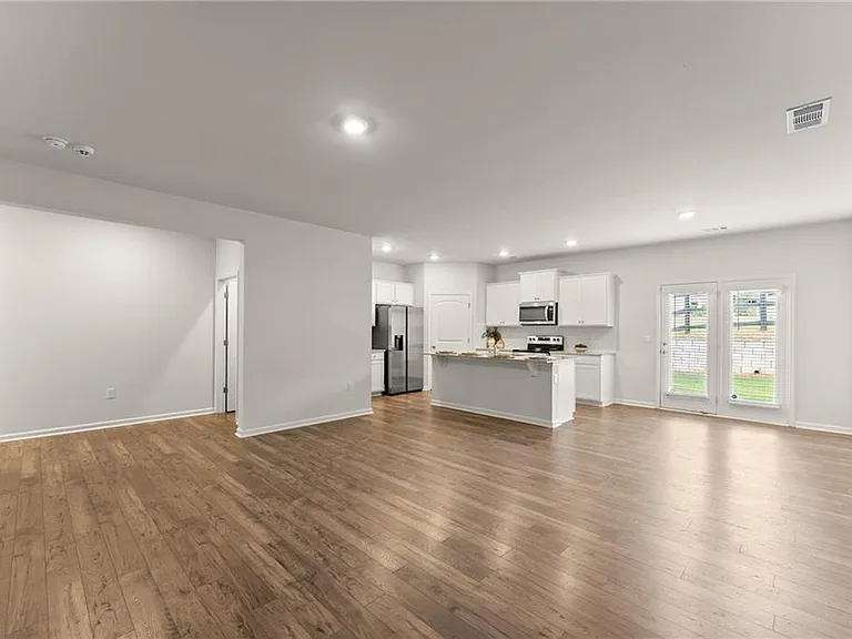300 Stoneybrook Dr — Photo 7