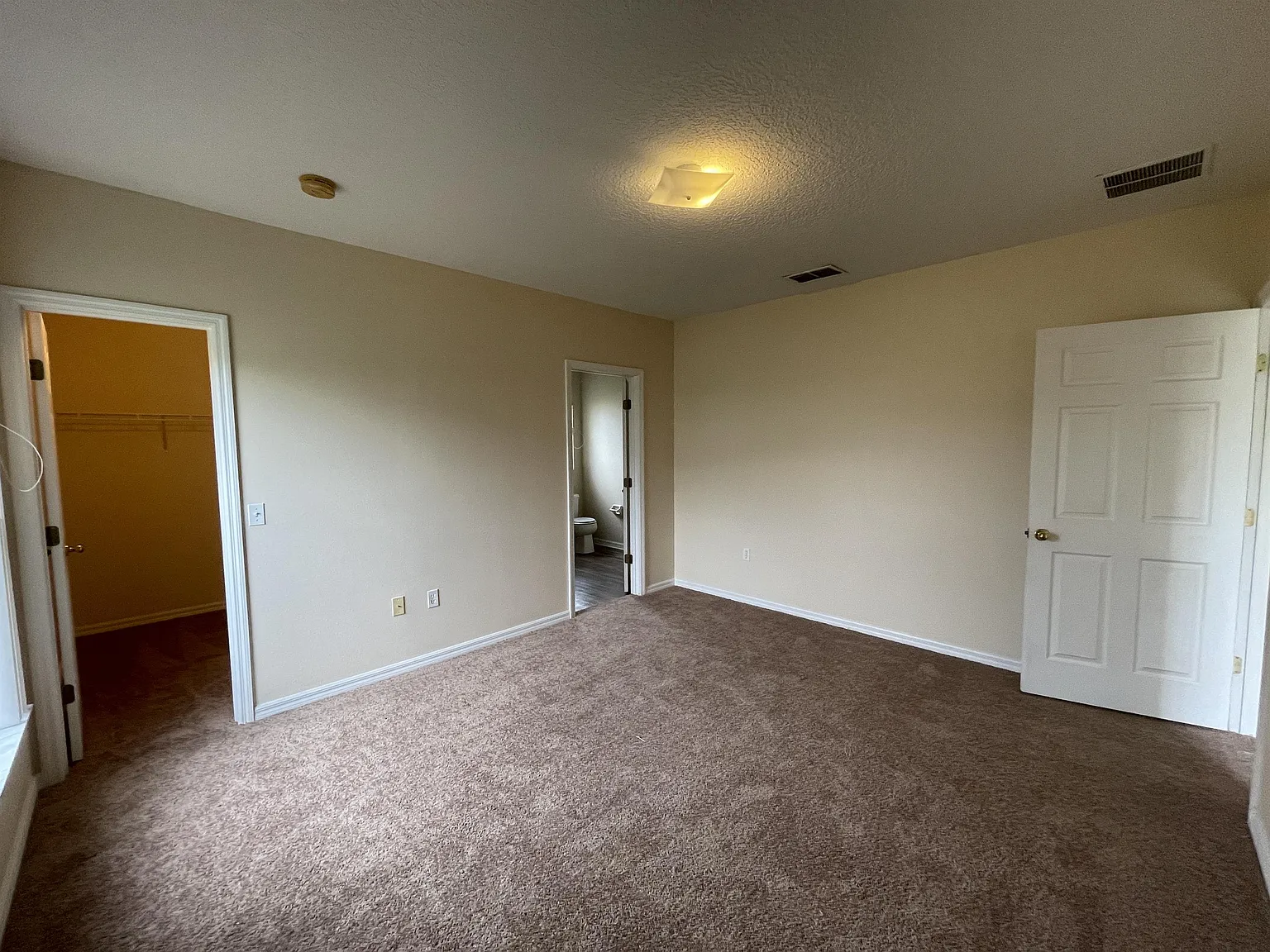 935 Cumberland Drive - Unit 1 — Photo 3