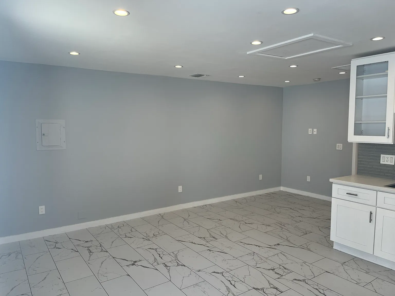 1 bed, 500 sqft, $2,300 — Photo 3