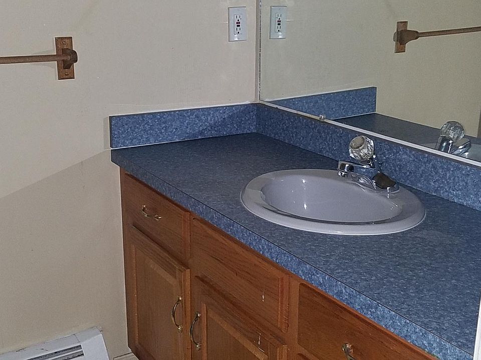 2nd image of 46 Meadow St #1