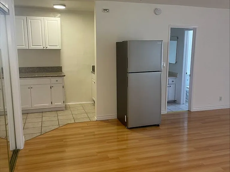 336 S Norton Ave #103 — Photo 5