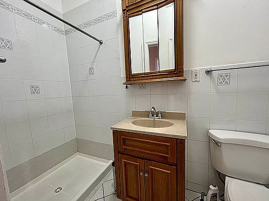 5th image of 55 Driggs Ave #2R