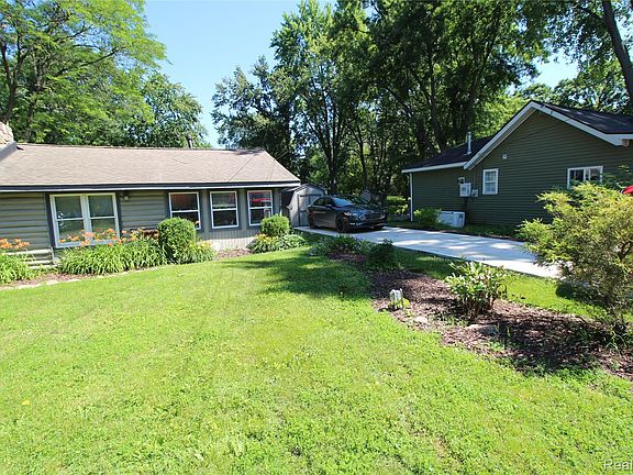 4th image of 11144 Beryl Dr