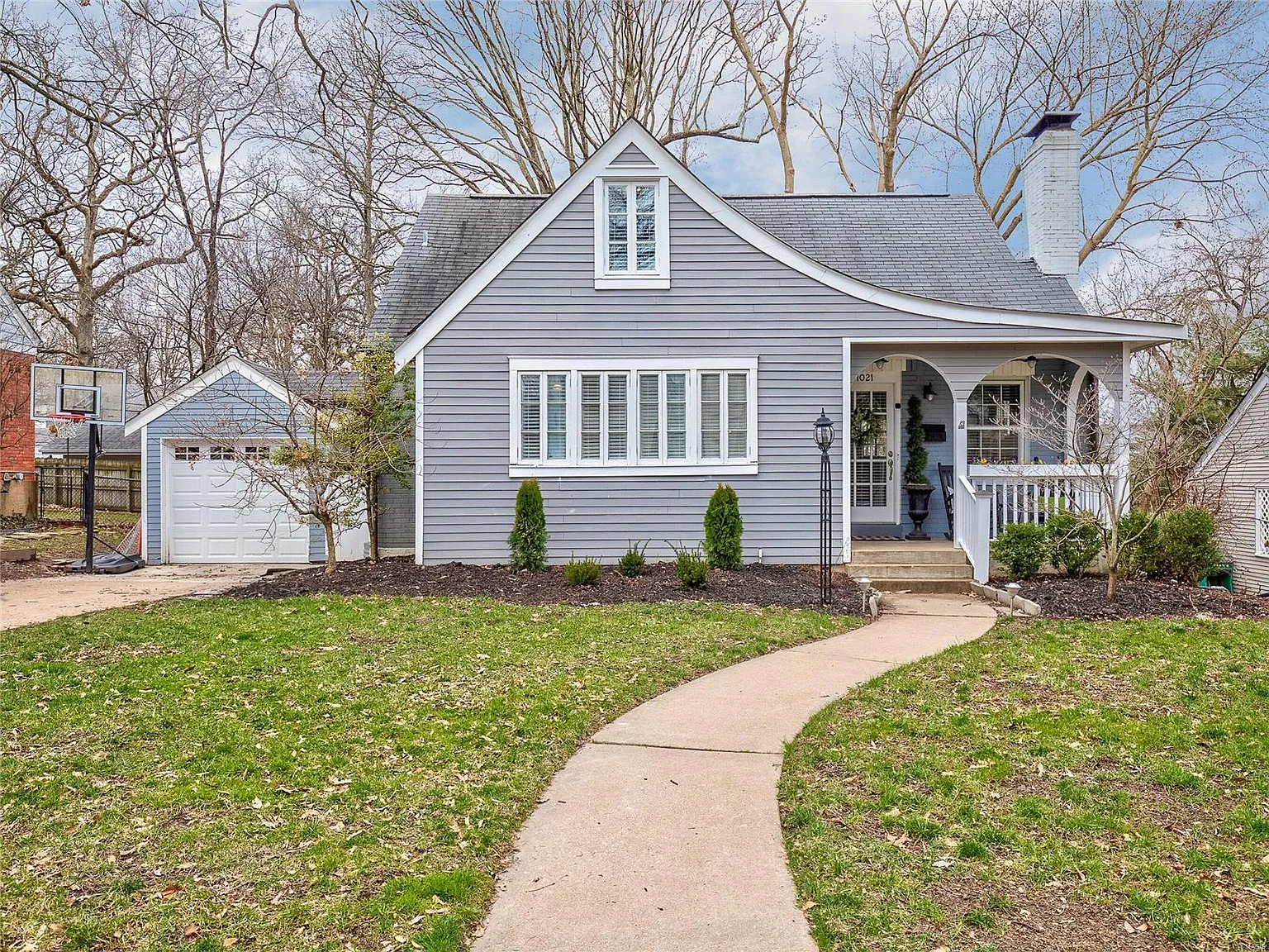 1021 Sylvan Pl photo 1