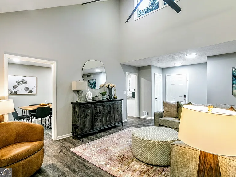 85 Wilhelmina Dr — Photo 9