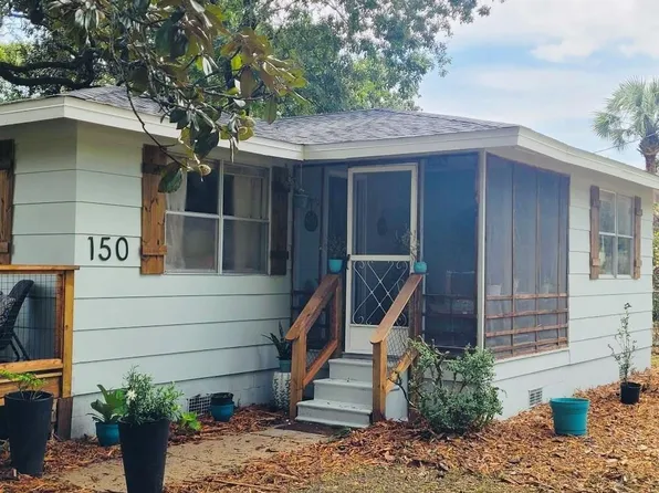 150 Spring St, Carrabelle, FL 32322