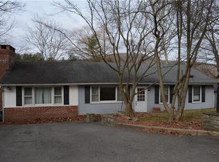 93 River Rd, New Milford, CT 06776