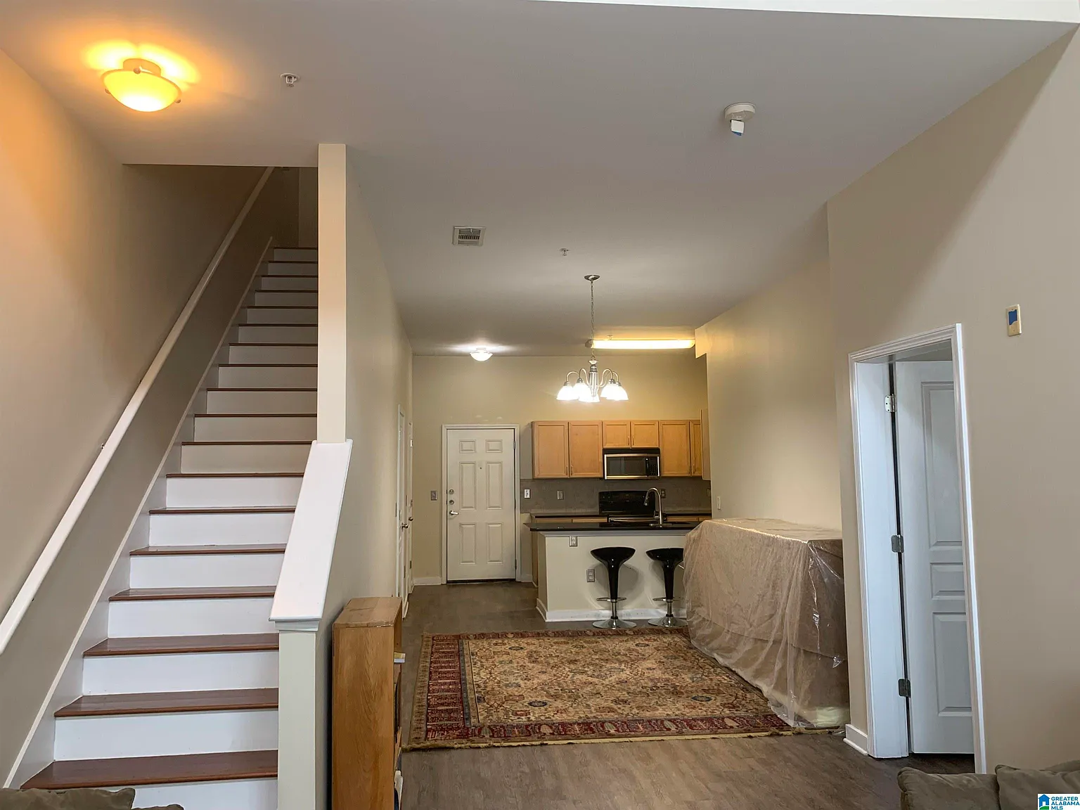 3 bed, 2.5 bath, 1537 sqft, $2,600 — Photo 2