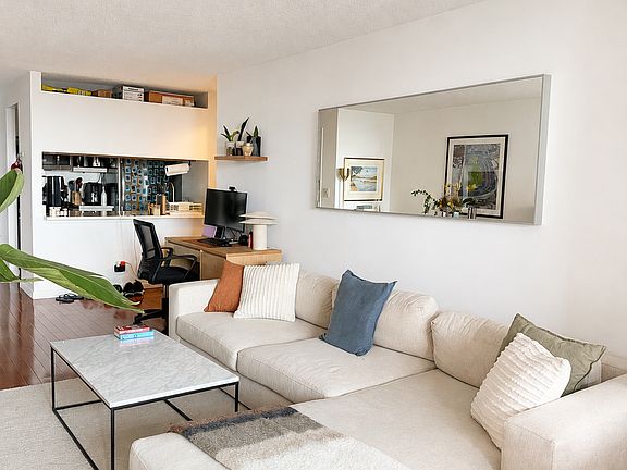 3rd image of 200 Rector Pl APT 11F