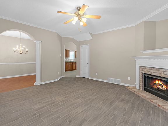 3rd image of 1229 N Sanga Rd