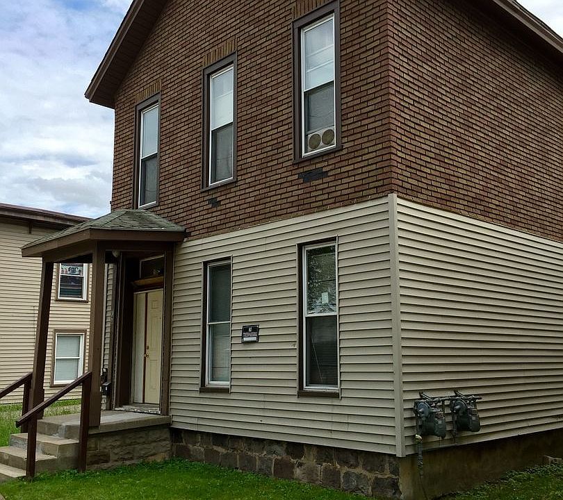 1st image of 748 Bridge St NW #1
