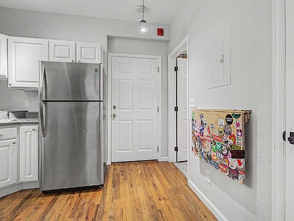 3rd image of 1425 N Washington St APT 103