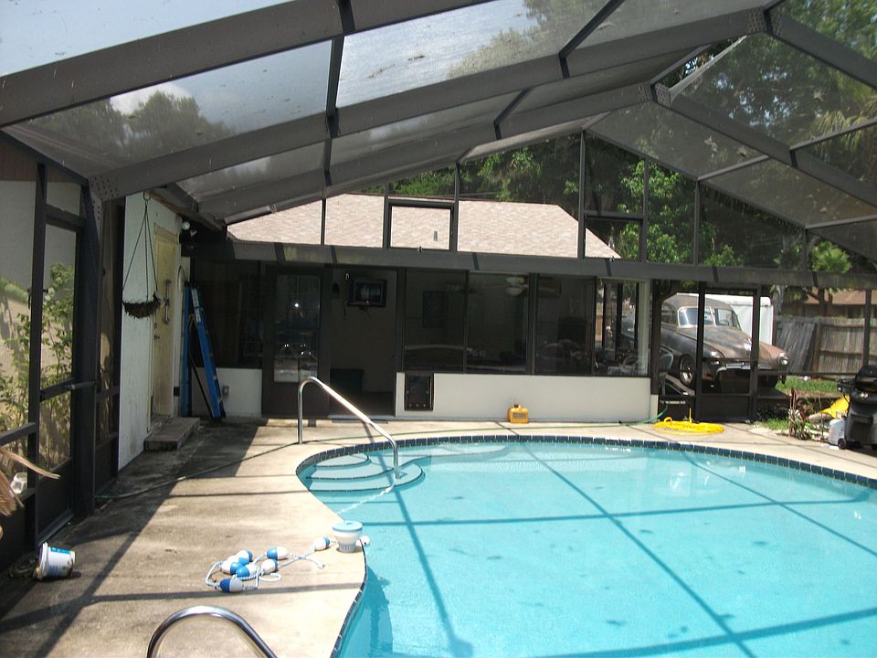 2nd image of 1919 Vernon Pl