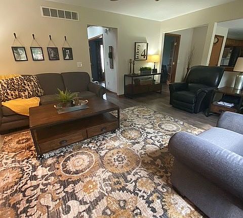 5th image of 9072 Village Meadows Dr