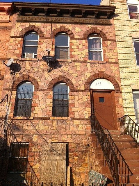 Building Photo 3