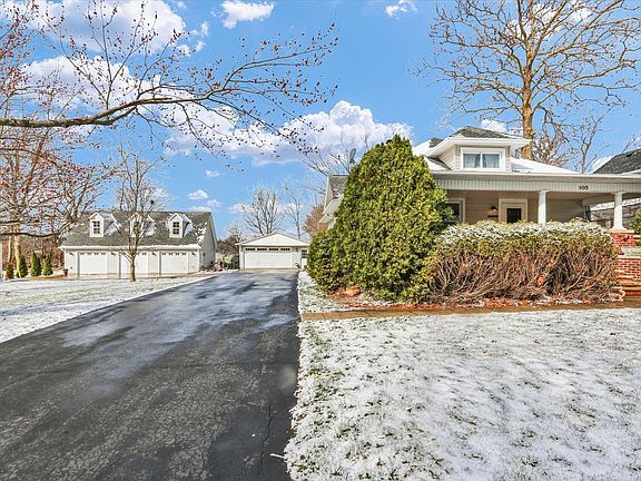 4th image of 105 S Division St