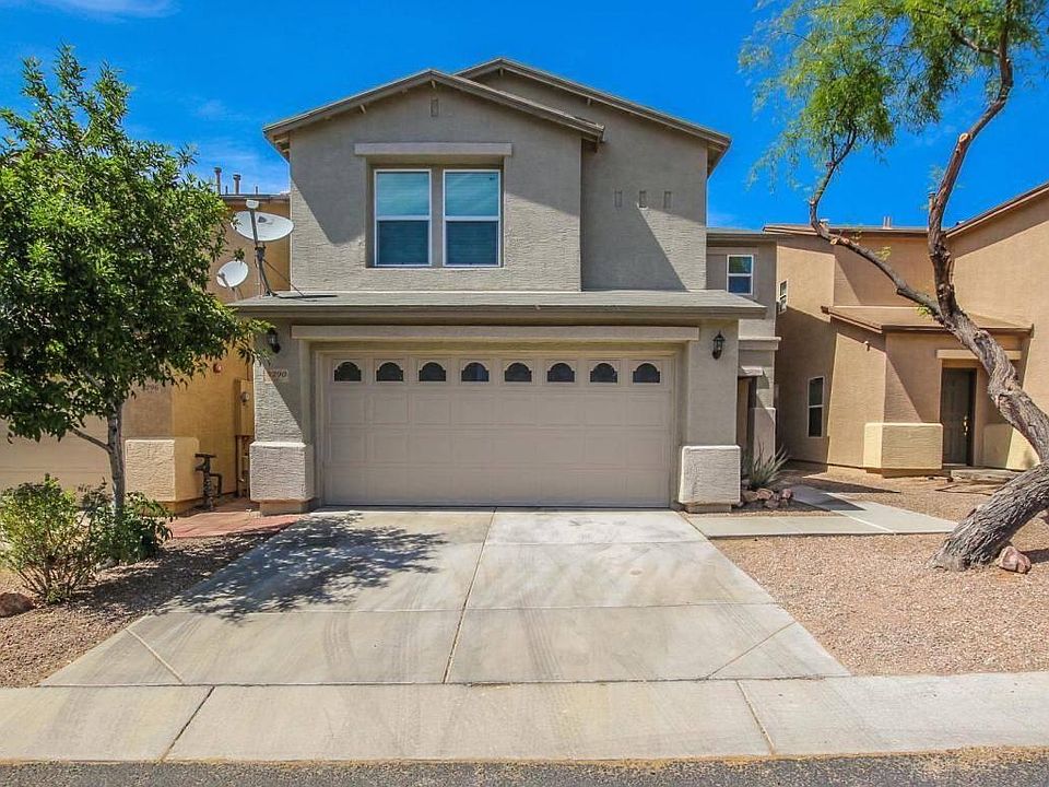 3290 West Placita De La Tularosa, 85742. In the desirable Tierra Del Paraiso subdivision!