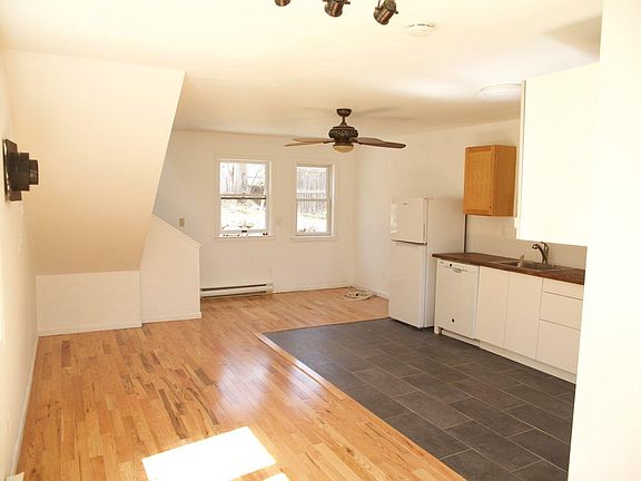 3rd image of 63 Pearl St