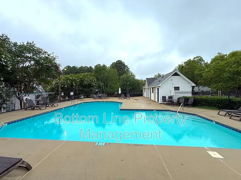 9419 Elizabeth Townes Ln — Photo 21