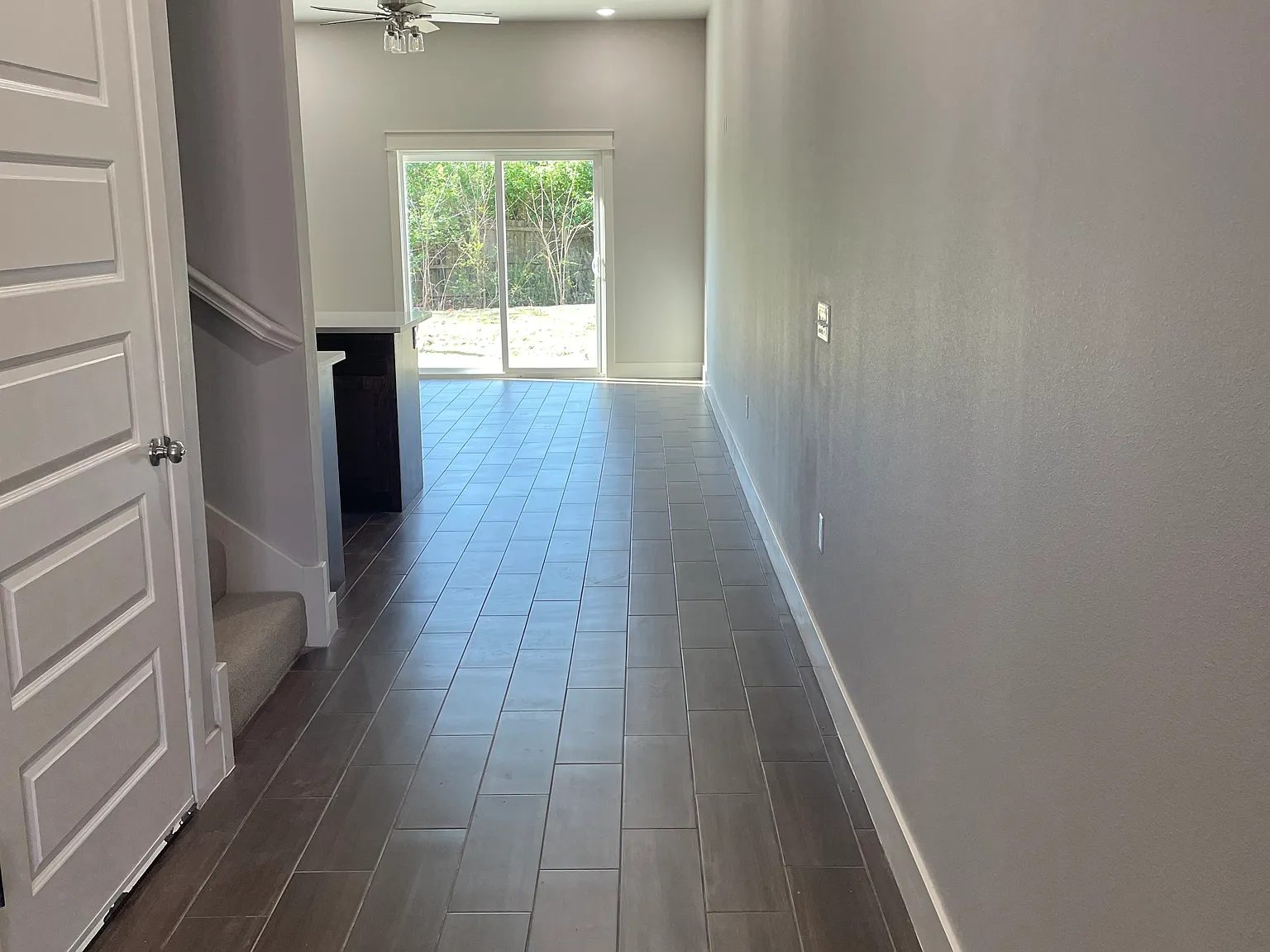 3 bed, 2.5 bath, 1959 sqft, $1,800 — Photo 2