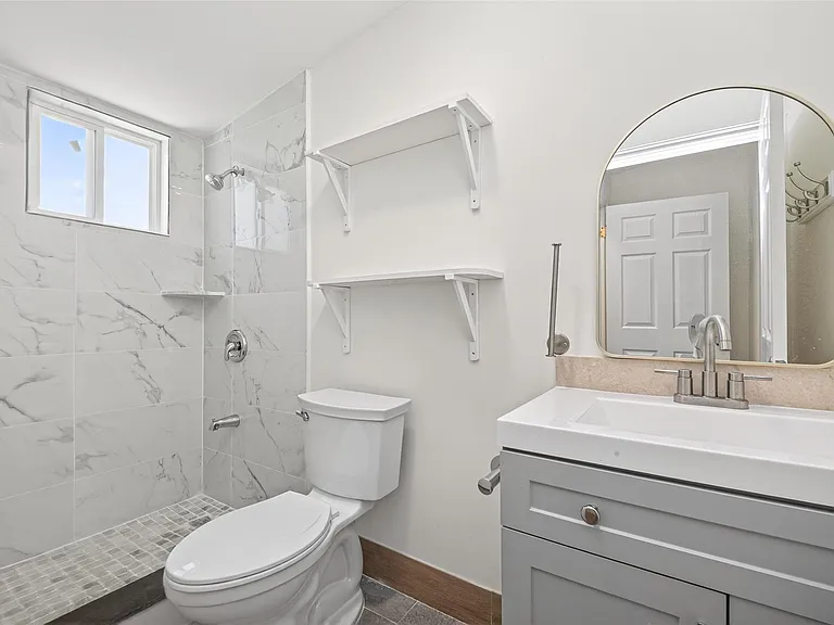 7950 Longridge Dr — Photo 32