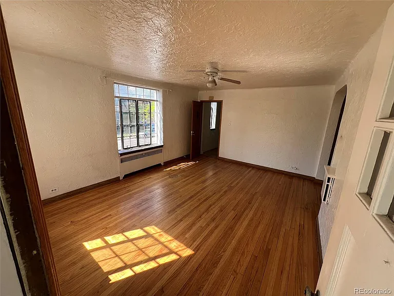 2535 E 14th Ave #10 — Photo 10