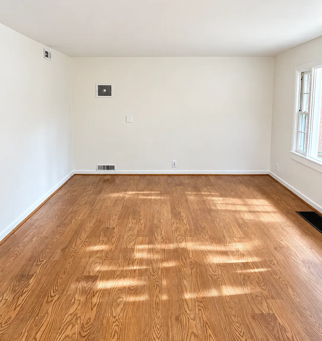 6 bed, 2.0 bath, 2760 sqft, $3,640 — Photo 3