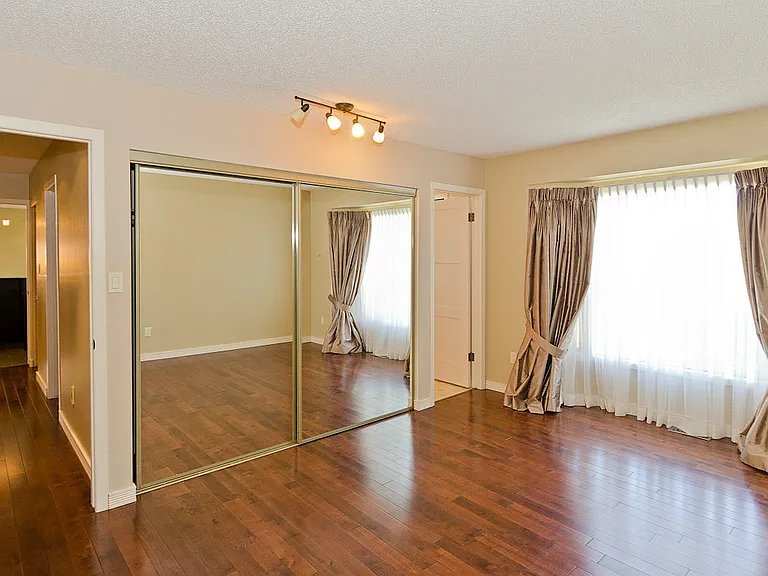 740 Coach Bluff Cres SW — Photo 22