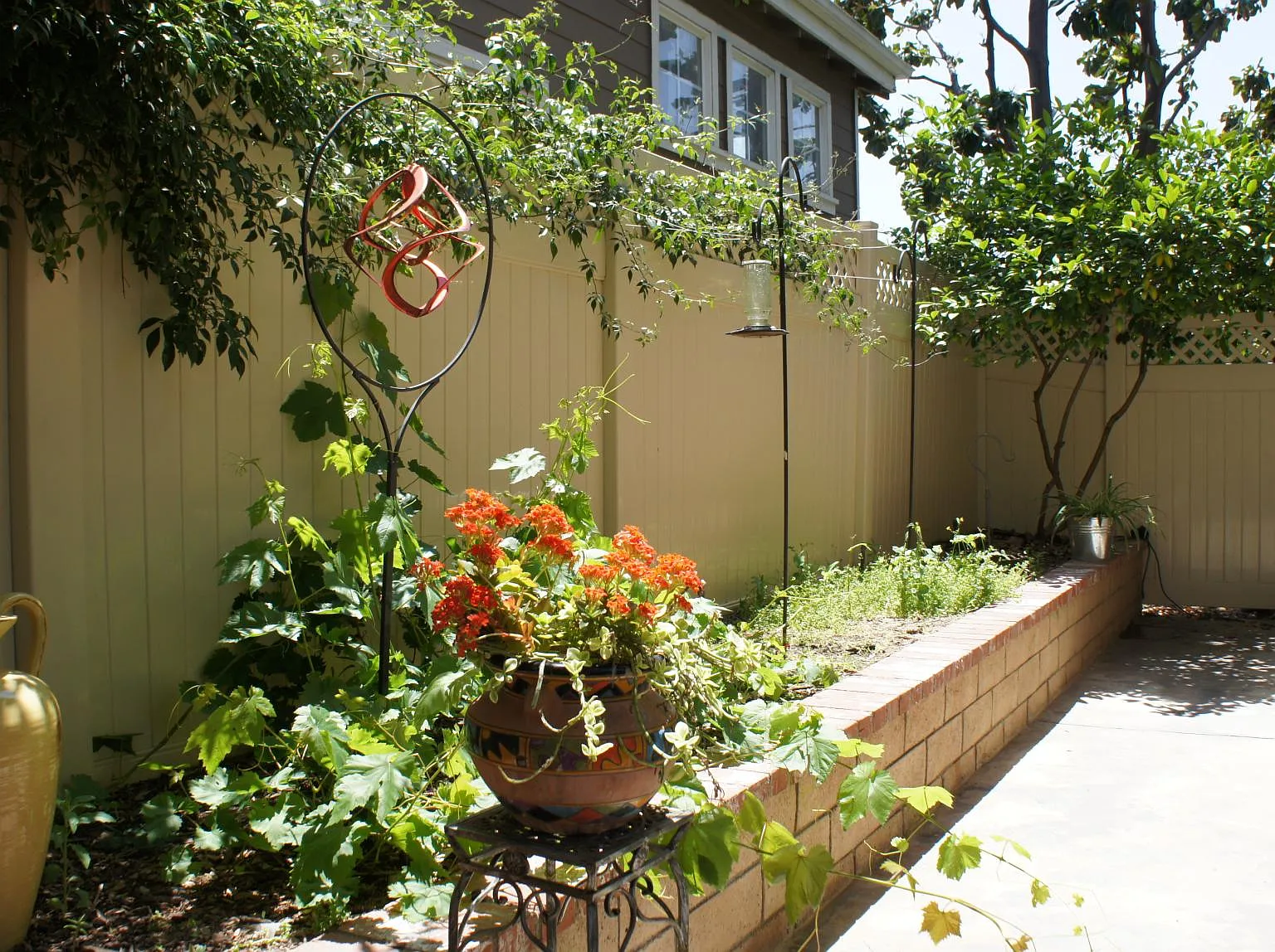 409 Warner St — Photo 3
