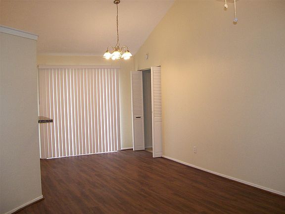 3rd image of 2617 Knoxville Dr